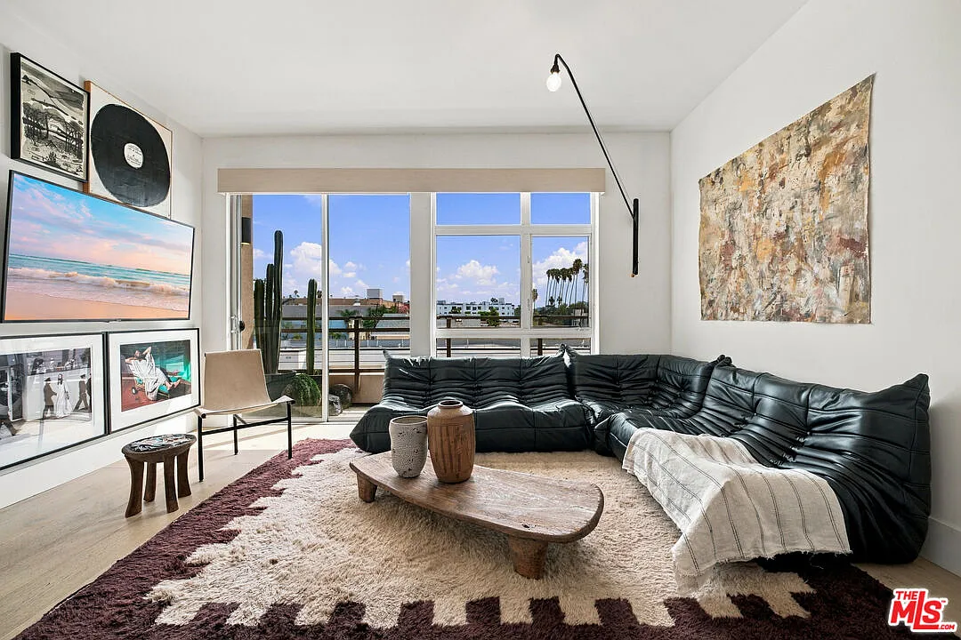 1 bed, 1.0 bath, 870 sqft, $3,900 — Photo 3