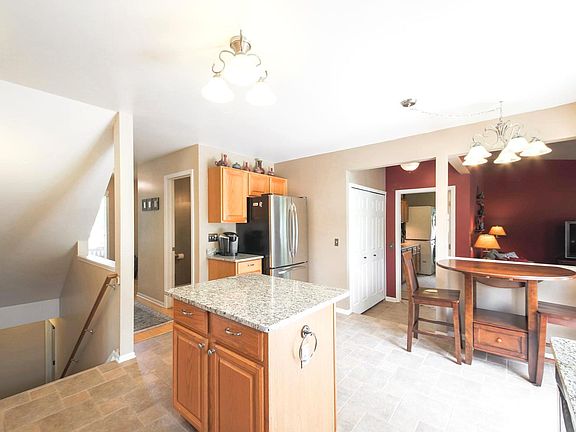 4th image of 987 Westbrook Dr