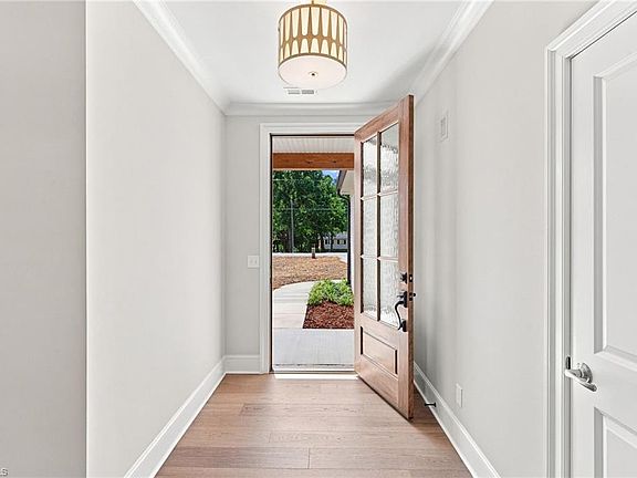 4th image of 6851 Ridge Rd