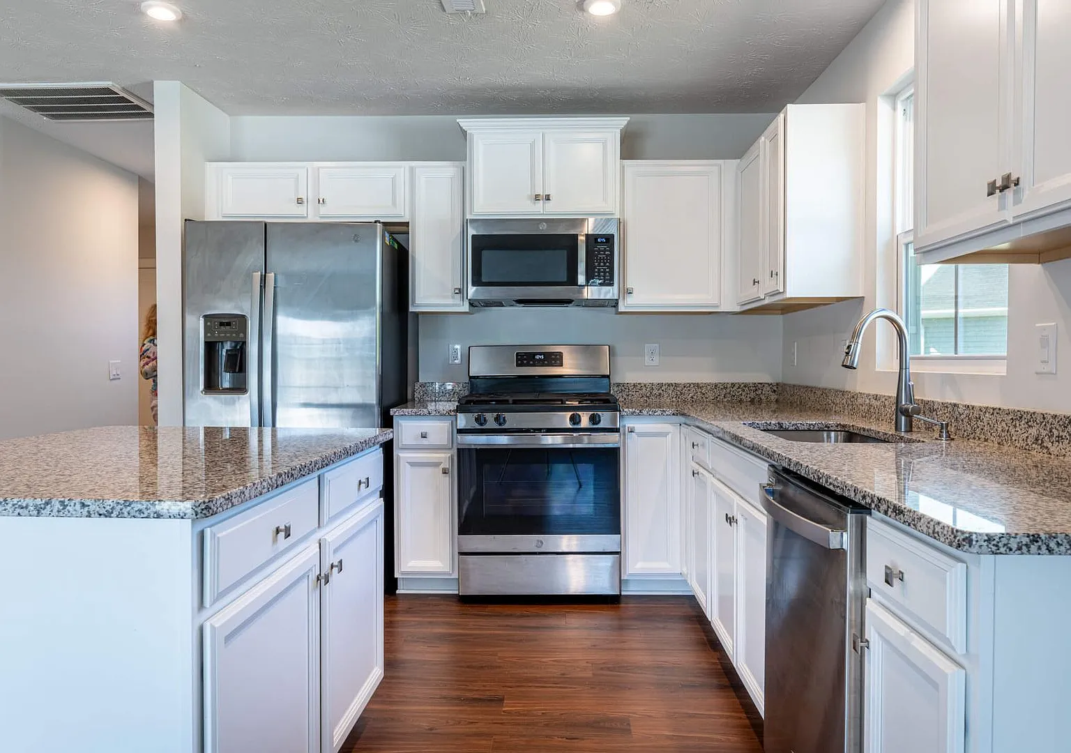 Gorgeous Newer Home — Photo 2