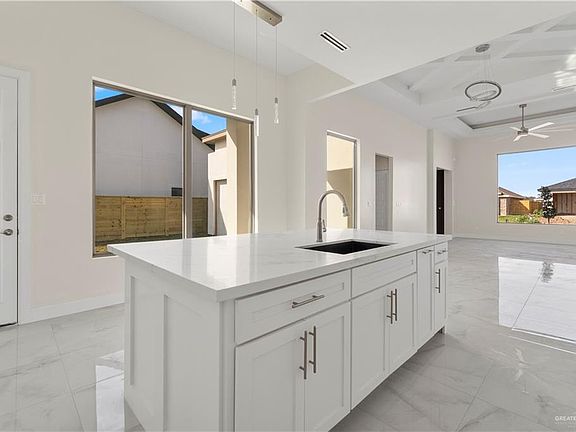 5th image of 4004 Mullin Ave