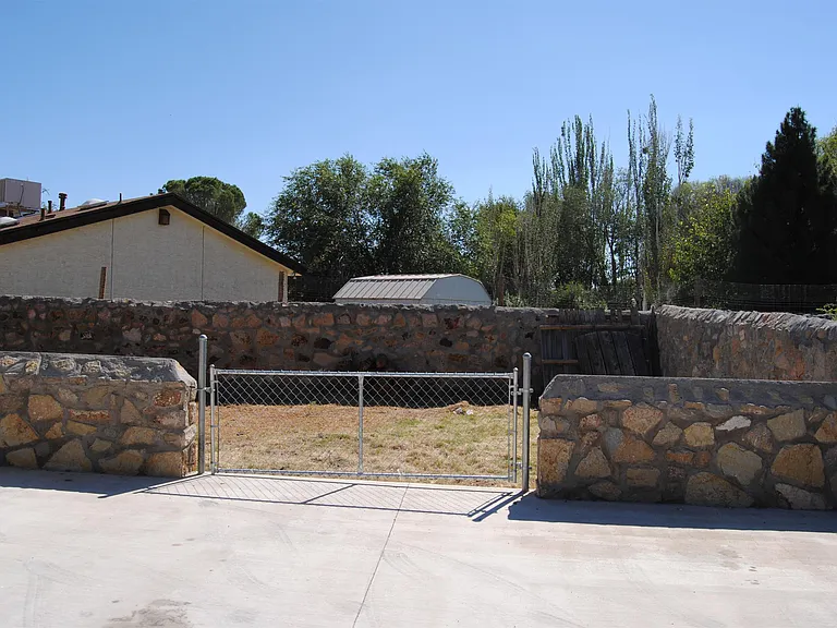 5524 Oakbriar Cir #B — Photo 12
