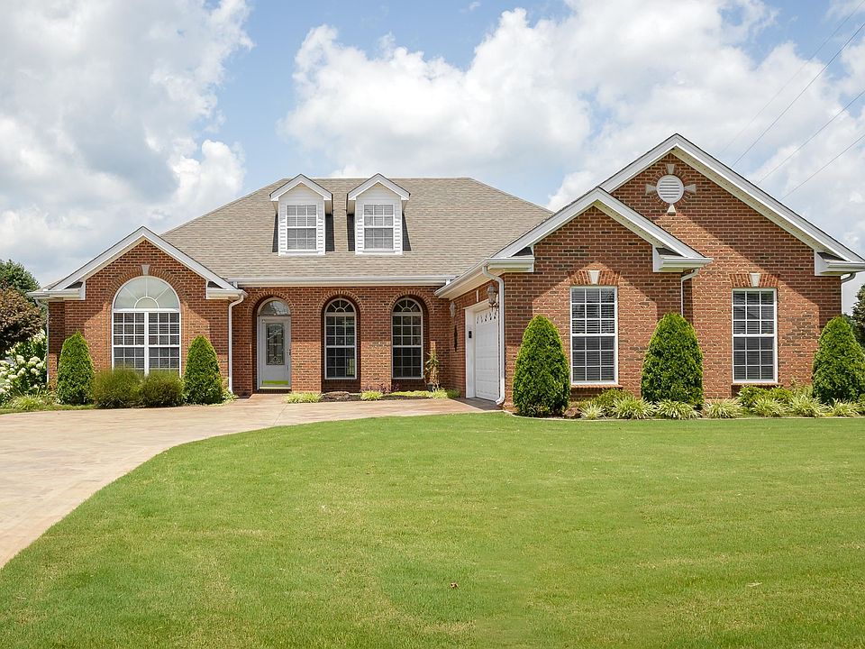 1st image of 218 Plantation Springs Dr