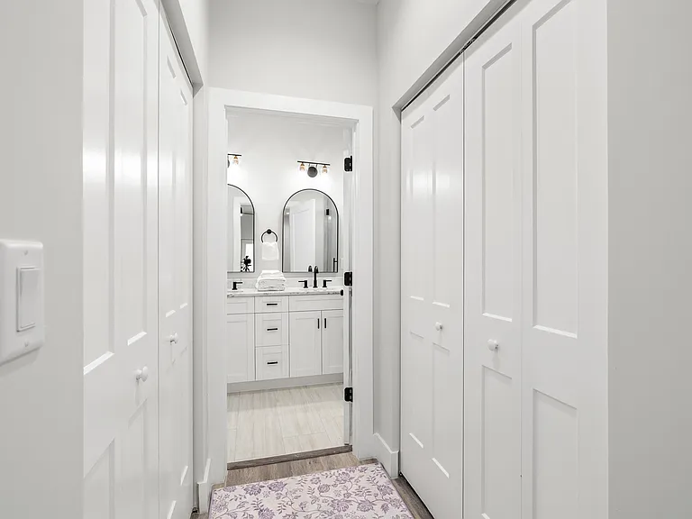 1906 W Cherry St — Photo 8