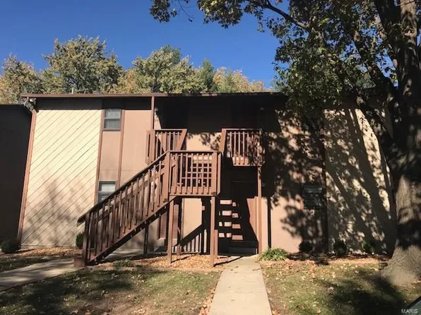 142 Ashley Dr, Fairview Heights, IL 62208