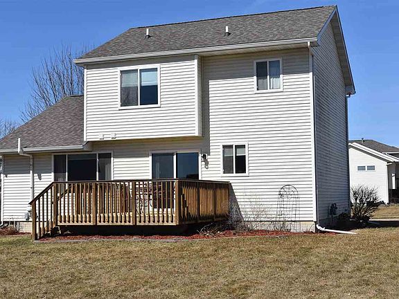 3rd image of 404 Pinehurst Ln