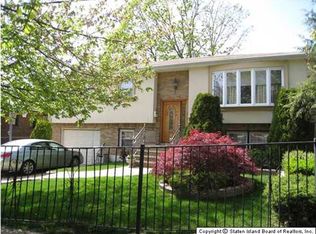 885 Hylan Blvd, Staten Island, NY 10305
