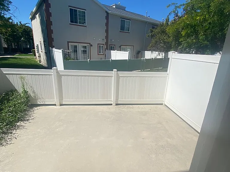168 Coventry Pl — Photo 2