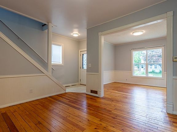 2nd image of 1784 Bennett St