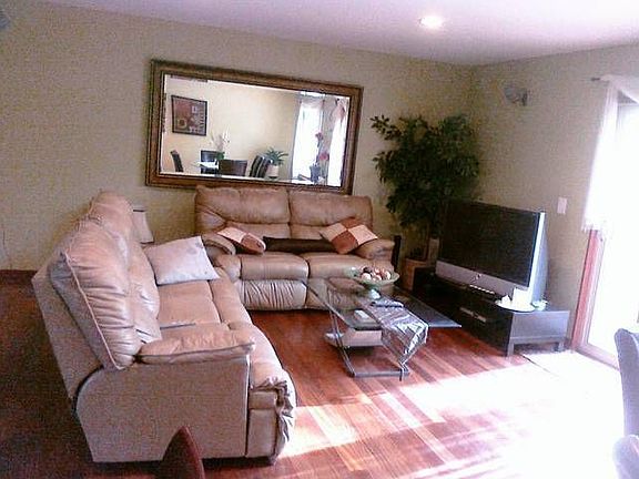3rd image of 201 E Forest Knoll Dr