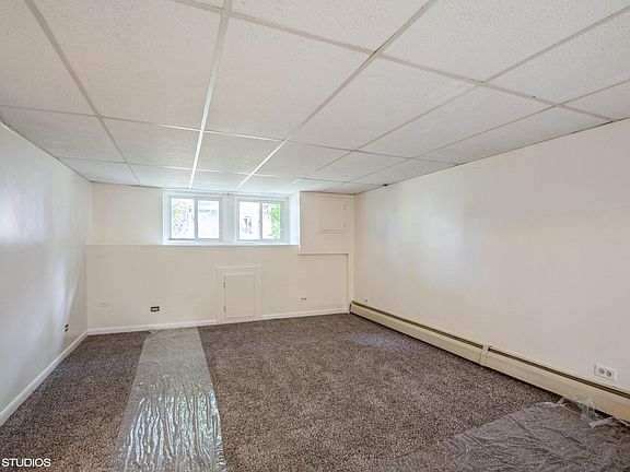 2nd image of 5442 N Ludlam Ave #G