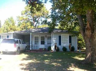 210 Watlington St, Center, TX 75935