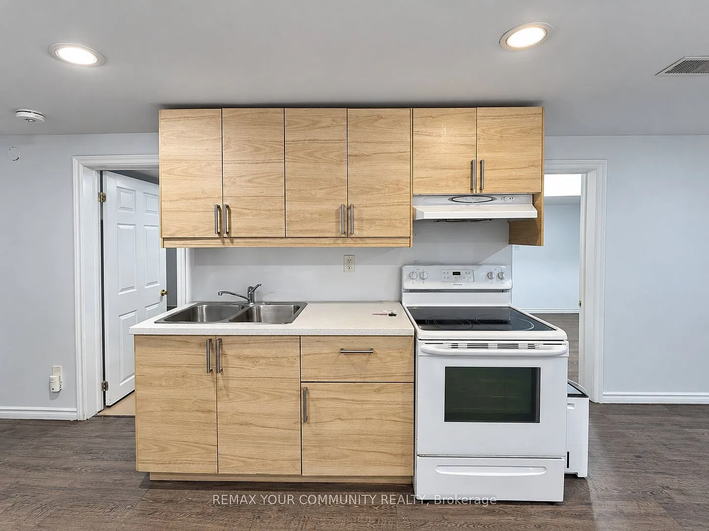 2 bed, $1,590 — Photo 4