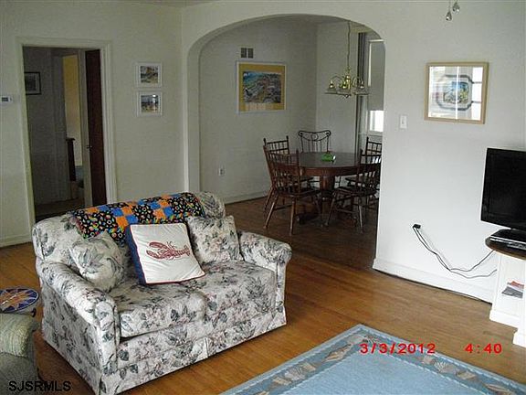 5th image of 125 Wesley Ave