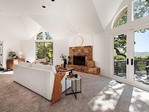 5th image of 4735 Golf View Court