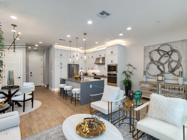 1910 W DESERT HOLLOW Drive, Phoenix, AZ 85085