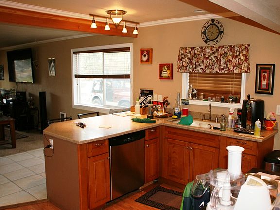 4th image of 11411 Vickery Ave E