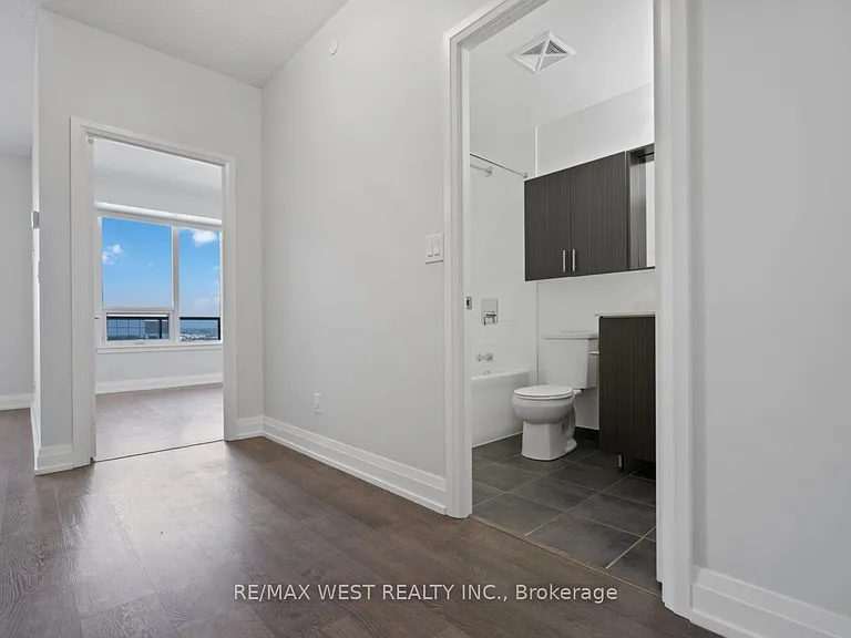 3600 Highway 7 Rd #1504 — Photo 6