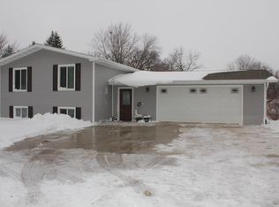 122 21st St, Spirit Lake, IA 51360