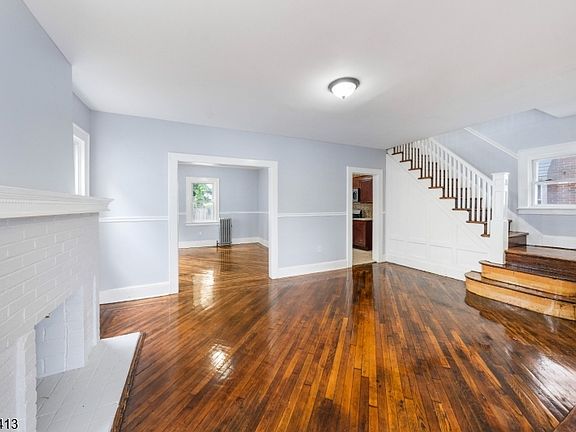 3rd image of 125 Pine Grove Ter