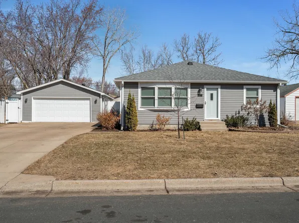 817 Oakwood Dr, Anoka, MN 55303