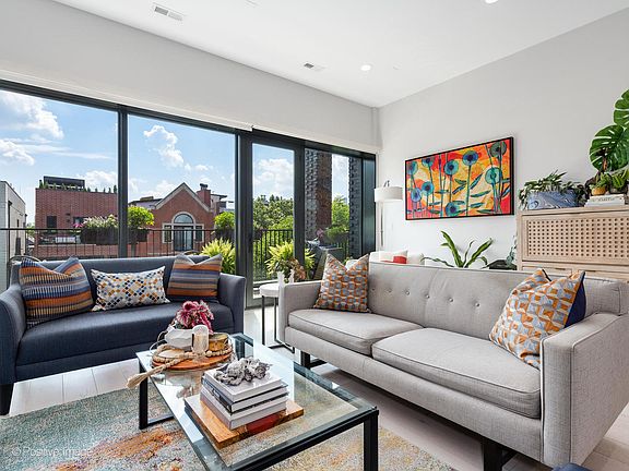 2nd image of 1064 N Paulina St #3