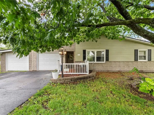204 Meadow Ln, Maysville, MO 64469