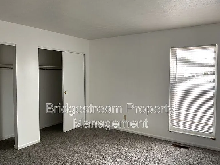 961 Taylorsview Dr — Photo 21