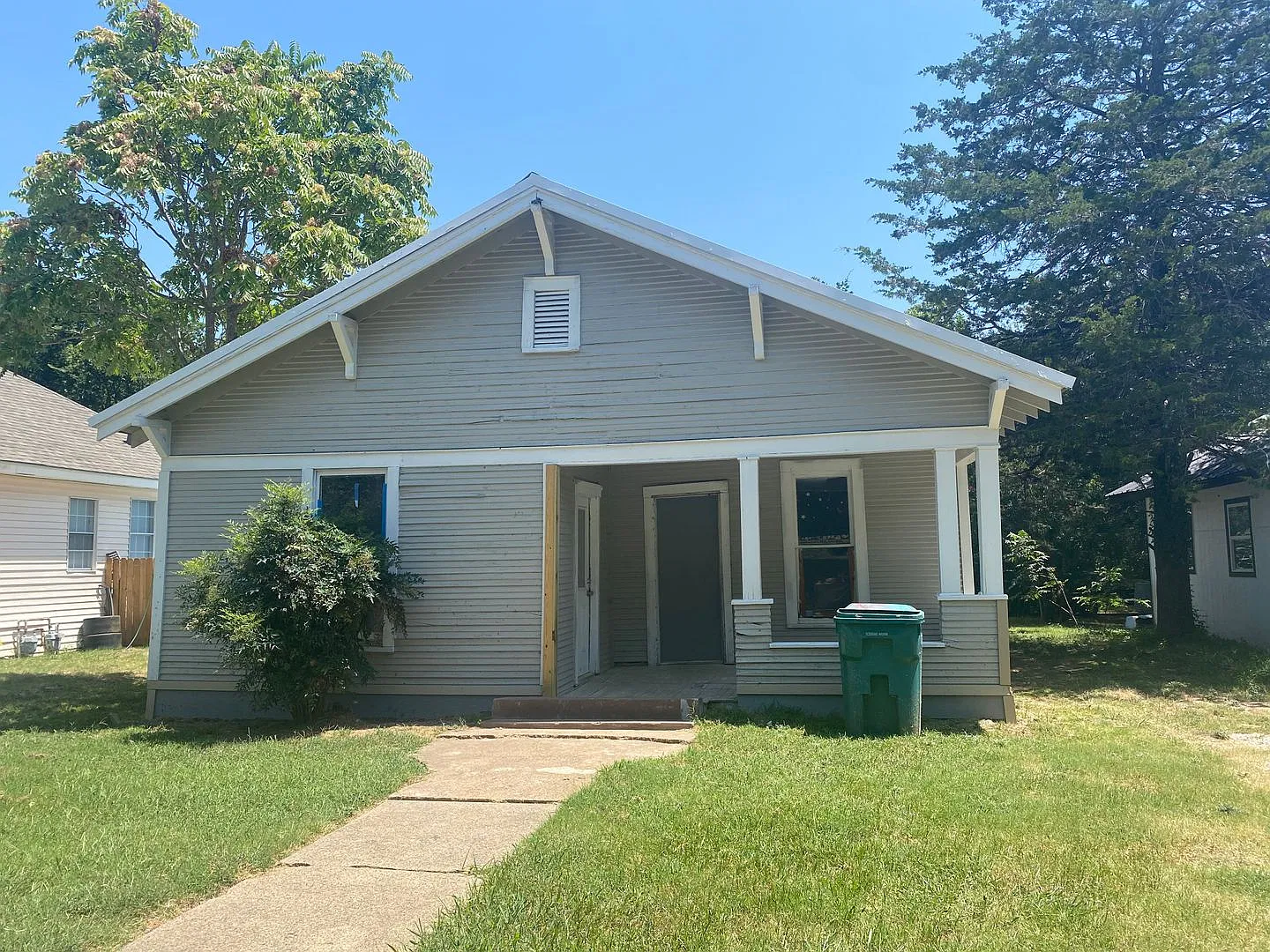 Recently Remodeled 2/1 in Sherman! — Photo 1