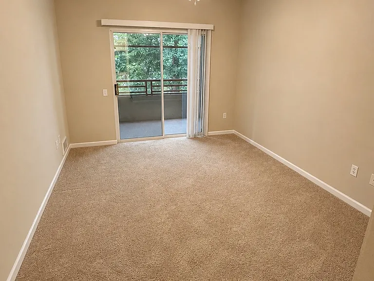 320 Caldecott Ln #108 — Photo 9