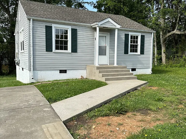 50 Maple St — Photo 2