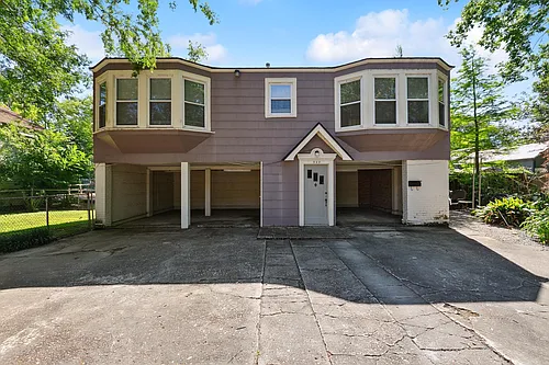 359 Ogden Dr Photo 1
