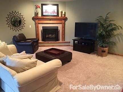 5th image of 414 Aspen Grove Ln