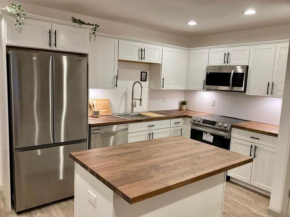 1st image of 255 Pepperhill Dr #3