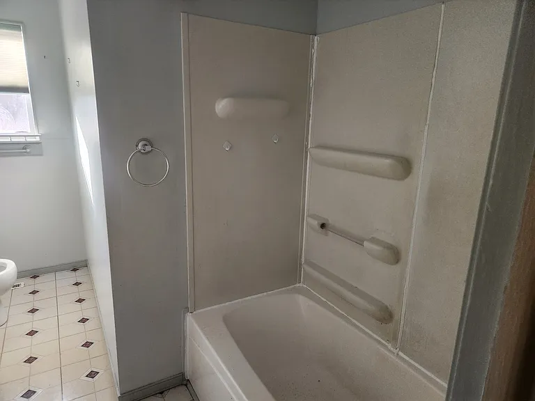 137 N Elizabeth St — Photo 14