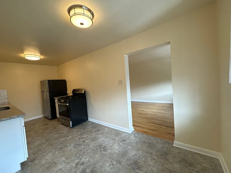 Don Edward Apartments — Photo 11