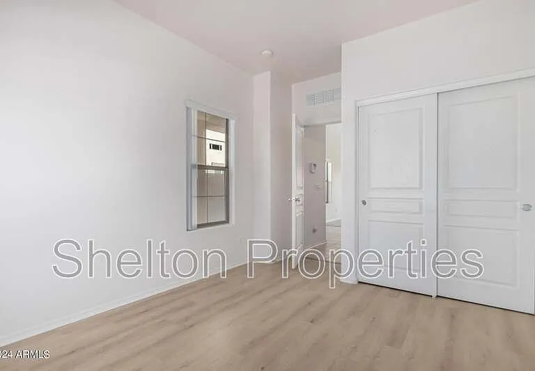 17229 W Caribbean Ln — Photo 16