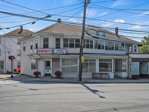 4th image of 1032-1042 Washington St