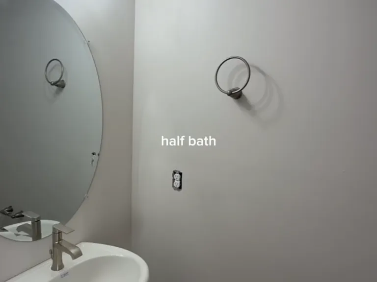 1411 Greenview Dr #22 — Photo 4