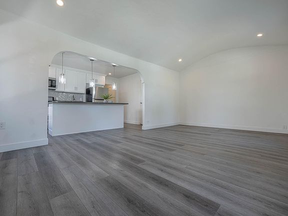 3rd image of 618 N Alta Vista Blvd #618