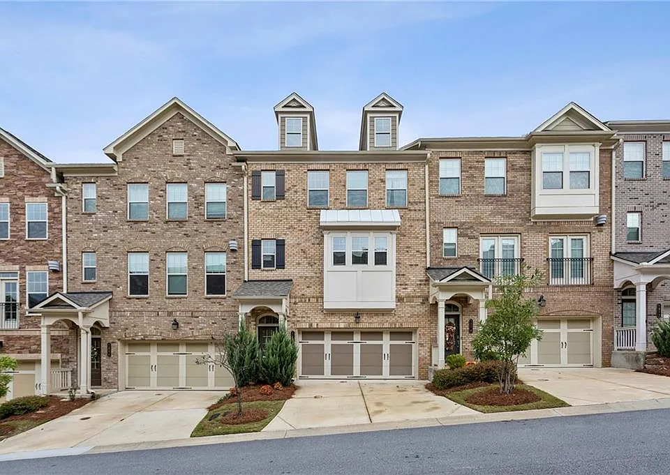 1368 Live Oak Ln