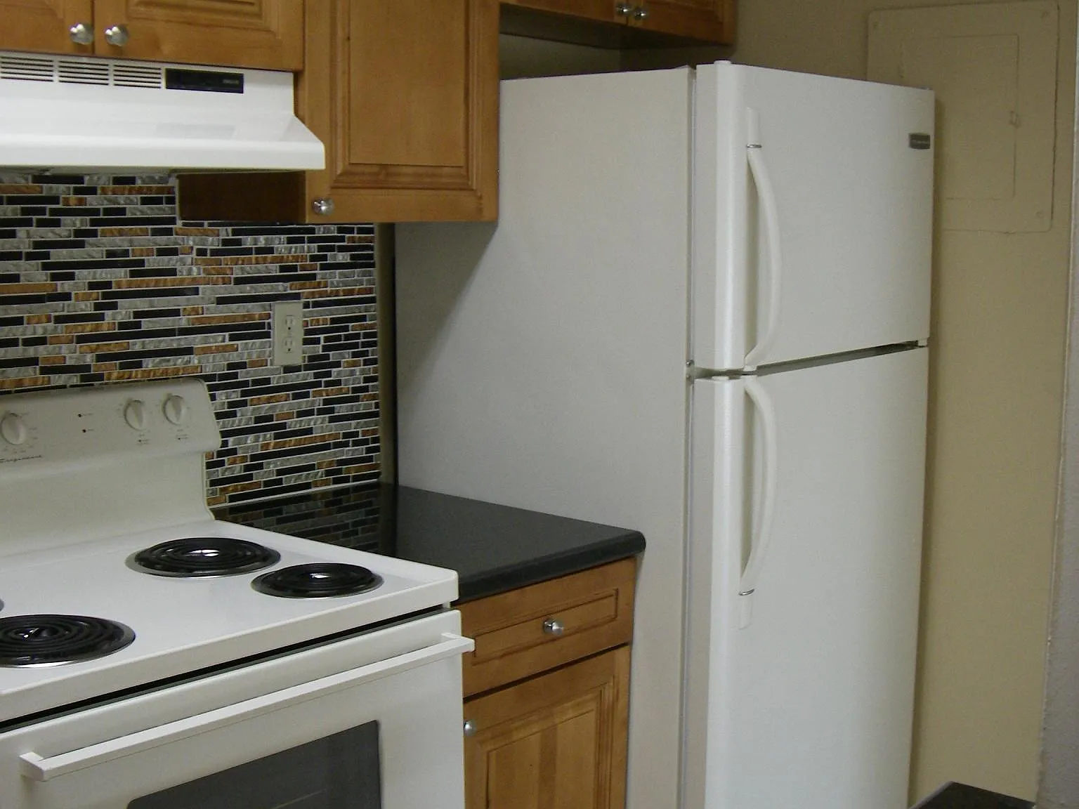 2 bed, 1200 sqft, $2,200 — Photo 4