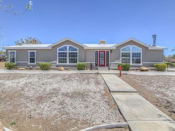 3rd image of 42050 Wildwood Ln