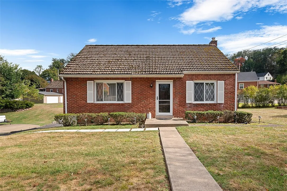 308 Sandy Dr photo 1