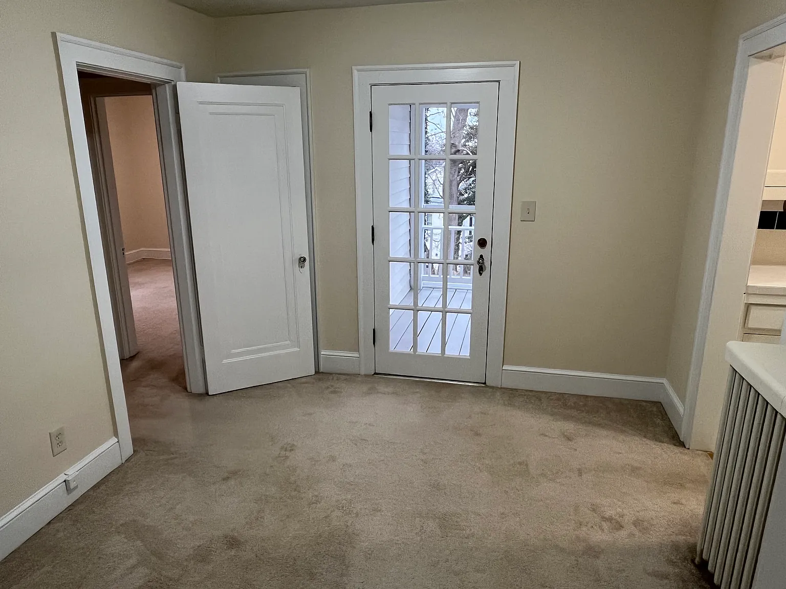 2 bed, 900 sqft, $2,100 — Photo 4
