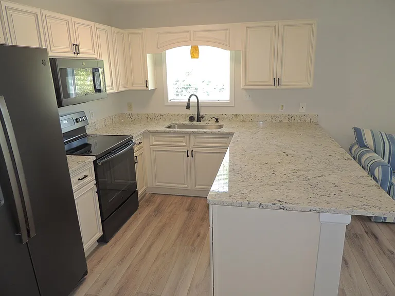 925 Fairwood Lakes Ln #25-A — Photo 5