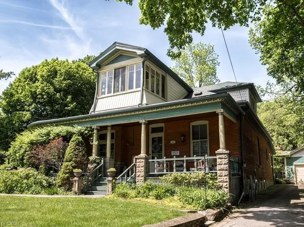 55 Cayley St, Hamilton, ON L9H 2E6
