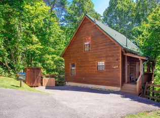 1528 Ski View Ln, Sevierville, TN 37876