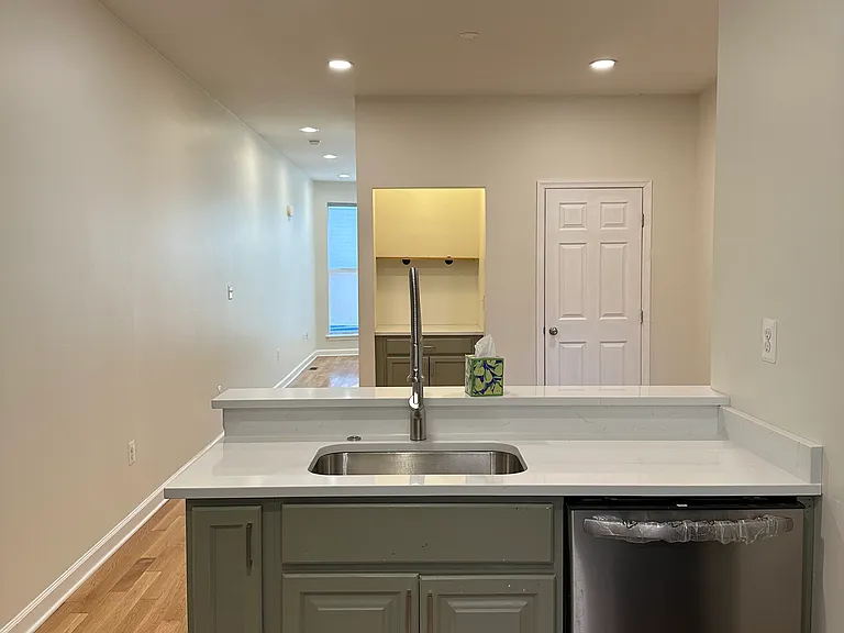 444 E Lorraine Ave — Photo 6