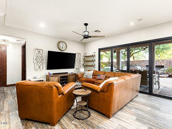 5th image of 4008 E LARIAT Lane